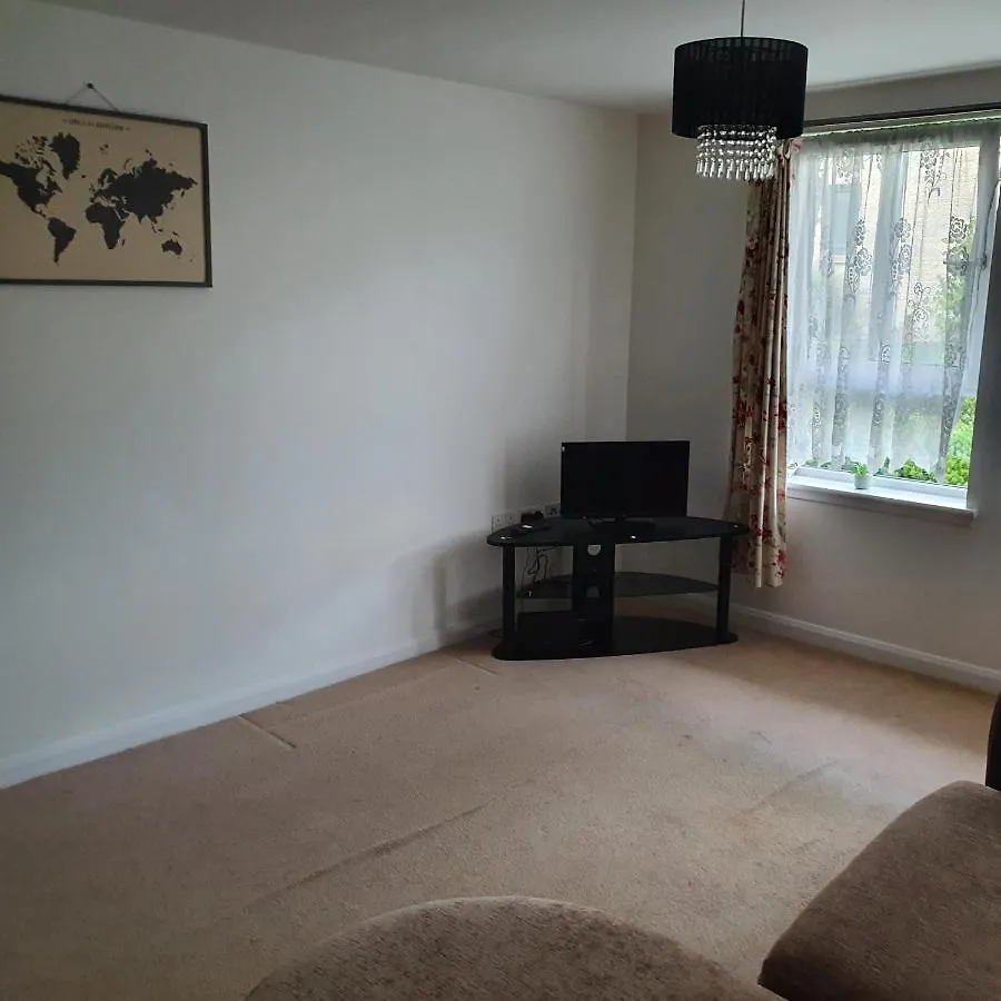 2-bedroom Back Hilton Area apartment - Ground Floor, Aberdeen city center 0*,